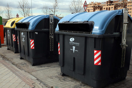 Este nadal aumentará un 10% a reciclaxe de papel e cartón 